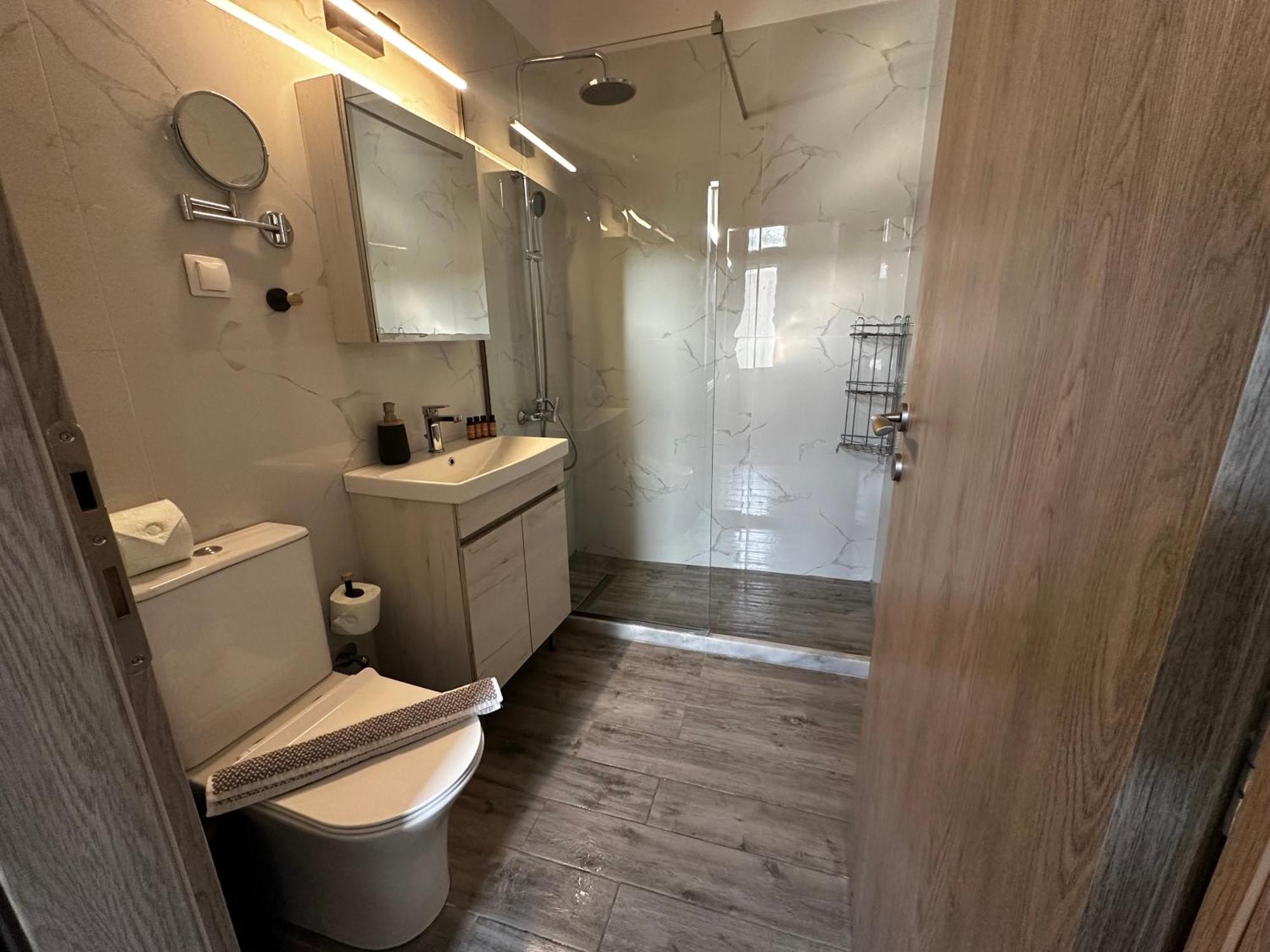 Travelers Luxury Suites, Studios & Apartments Corfu  المظهر الخارجي الصورة