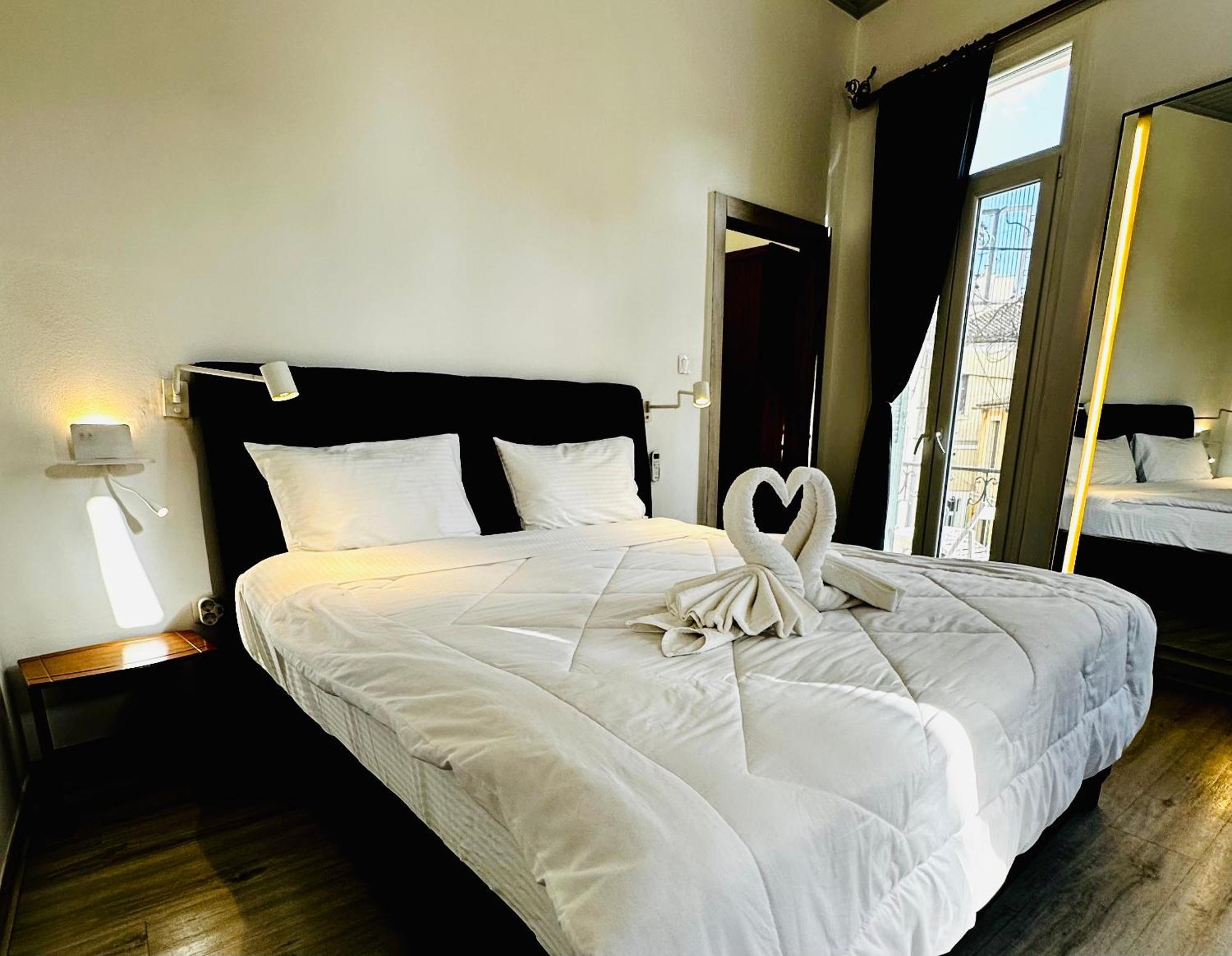Travelers Luxury Suites, Studios & Apartments Corfu  المظهر الخارجي الصورة