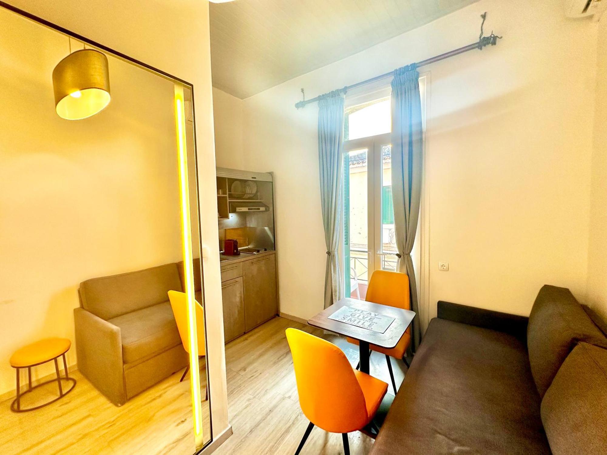 Travelers Luxury Suites, Studios & Apartments Corfu  المظهر الخارجي الصورة