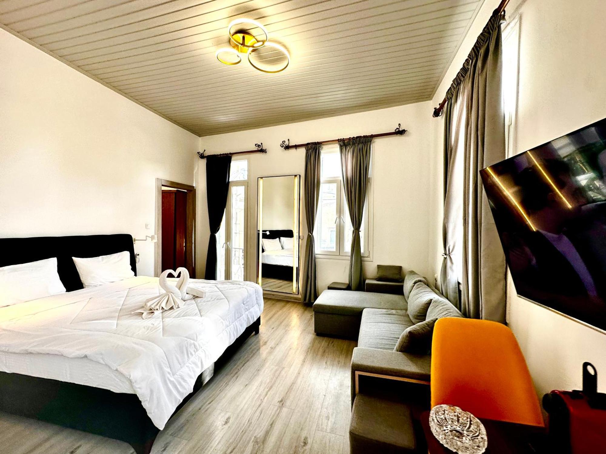 Travelers Luxury Suites, Studios & Apartments Corfu  المظهر الخارجي الصورة