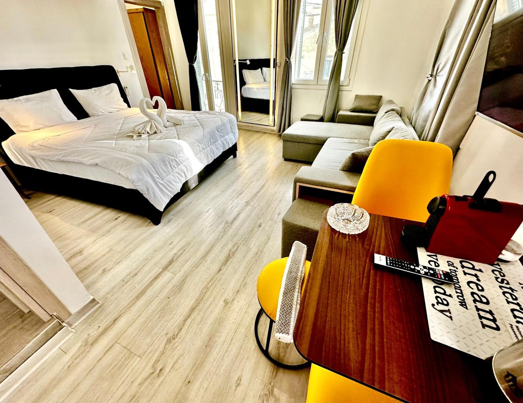 Travelers Luxury Suites, Studios & Apartments Corfu  المظهر الخارجي الصورة