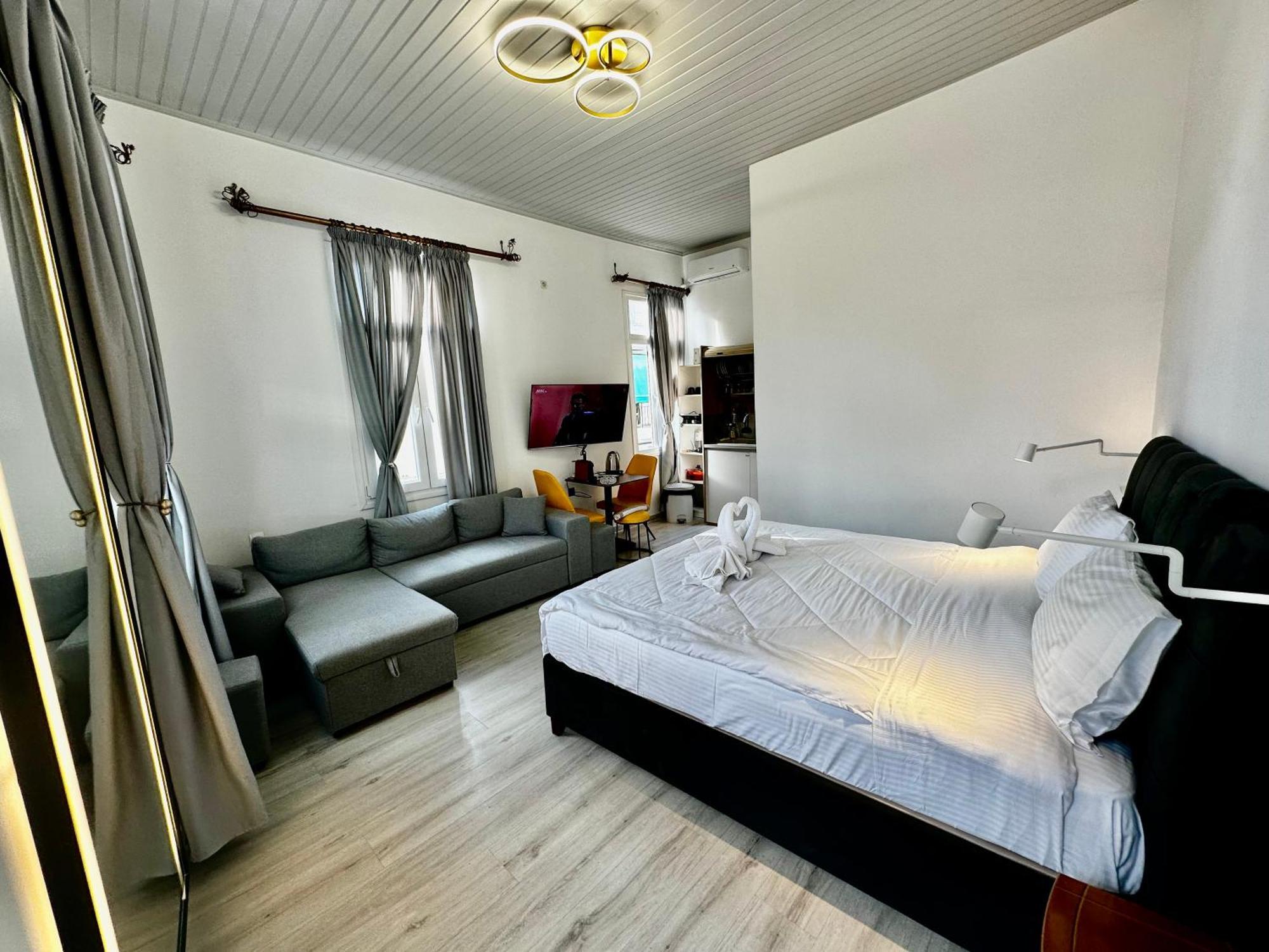 Travelers Luxury Suites, Studios & Apartments Corfu  المظهر الخارجي الصورة