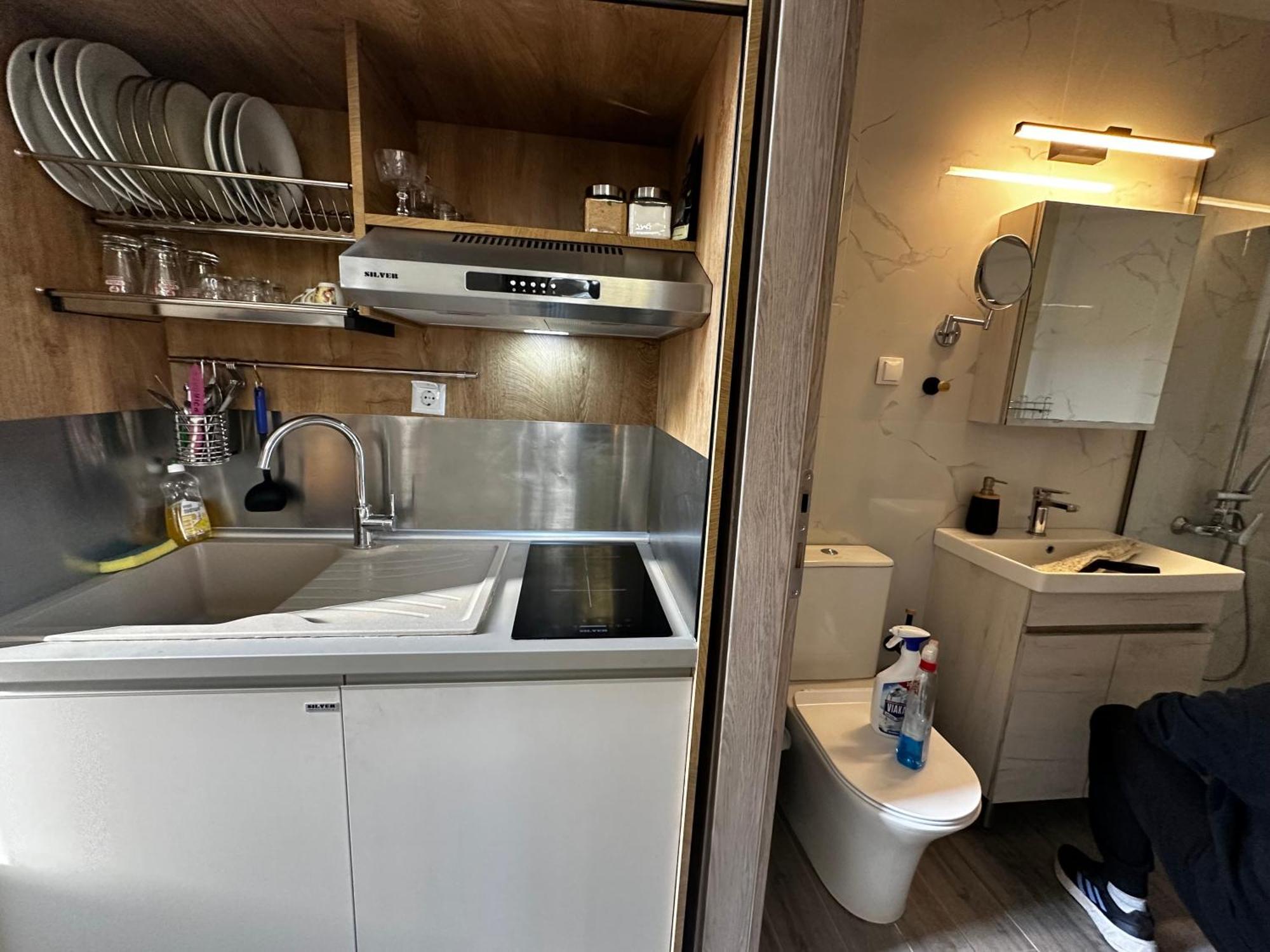 Travelers Luxury Suites, Studios & Apartments Corfu  المظهر الخارجي الصورة